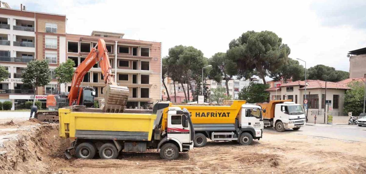 İncirliova’nın Yeni Meydan Projesi’nde İlk Kazma Vuruldu