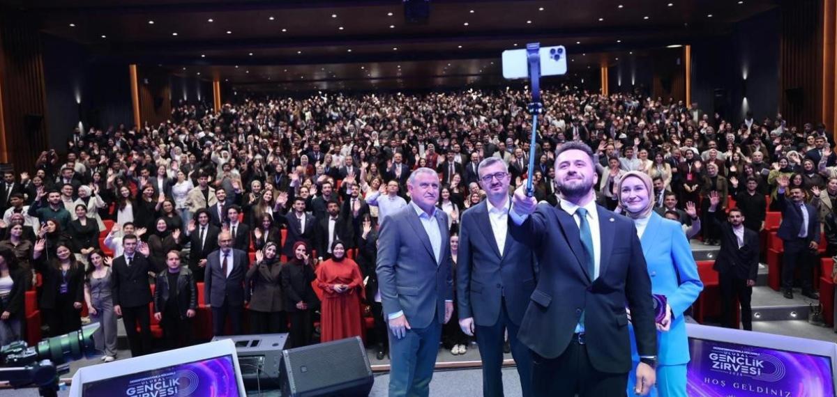 İnönü Medya Dezenformasyonla Mücadele Topluluğu, Ulusal Gençlik Zirvesi’ne Katıldı