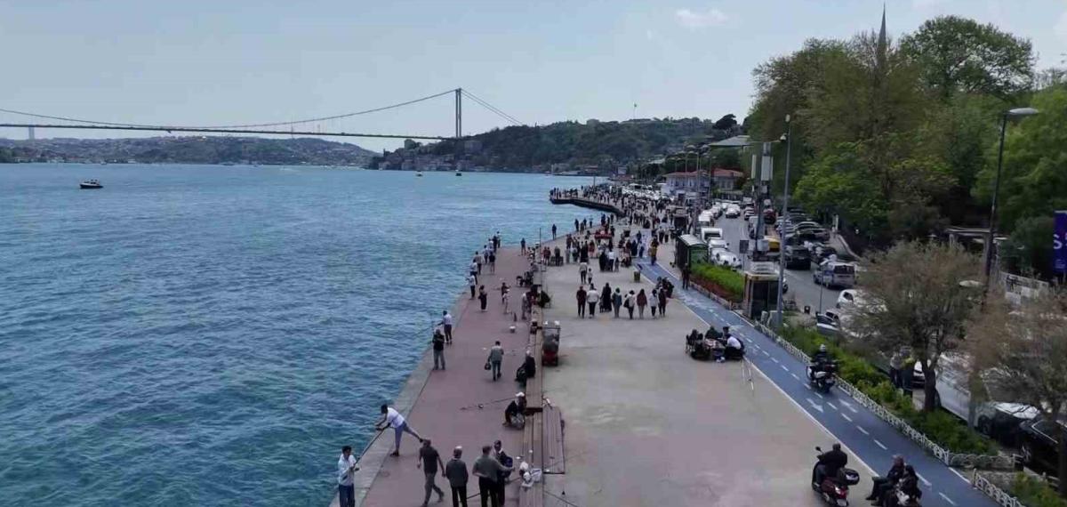 İstanbul’da Güneşi Gören Sahile Koştu