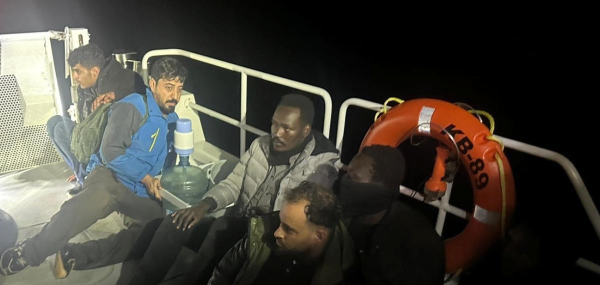 İzmir’de 66 Düzensiz Göçmen Yakalandı