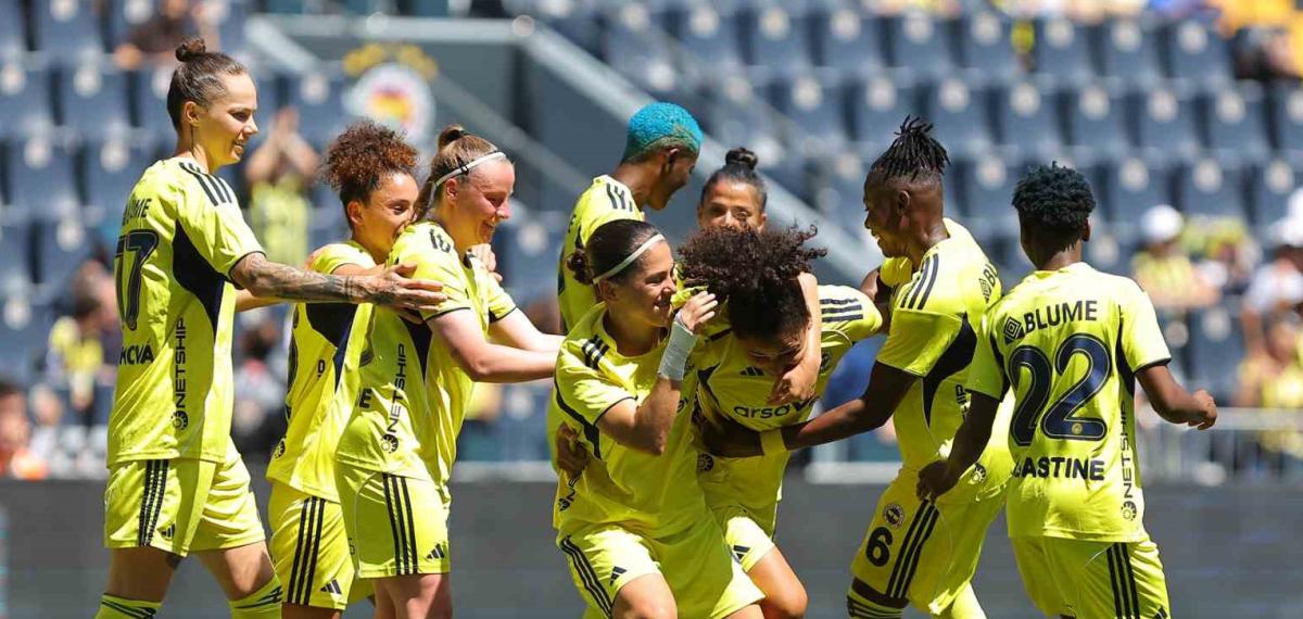 Kadın Futbol Süper Ligi’nde Şampiyon Olan Fenerbahçe, Ünye’yi 8-0 Yendi