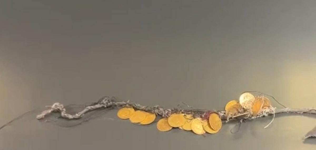 Kadının Boynundaki 185 Bin TL Değerindeki 17 Çeyrek Altın Böyle Çalındı