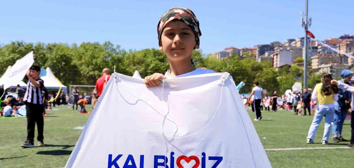 Kağıthane’de Gökyüzü Şenlendi: 15 Bin Uçurtma Dağıtıldı, Dereceye Girenlere Ödül Yağdı