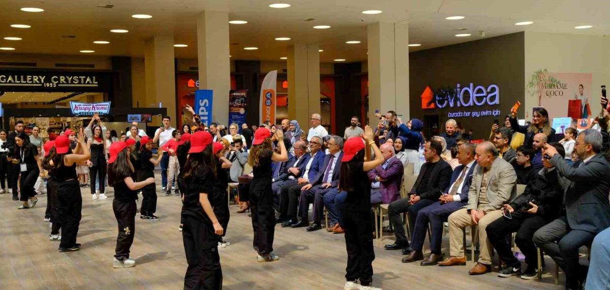 Kansere Karşı Sesler Yükseldi: Sağlık, Eğitim ve Sanat Tek Çatı Altında Buluştu
