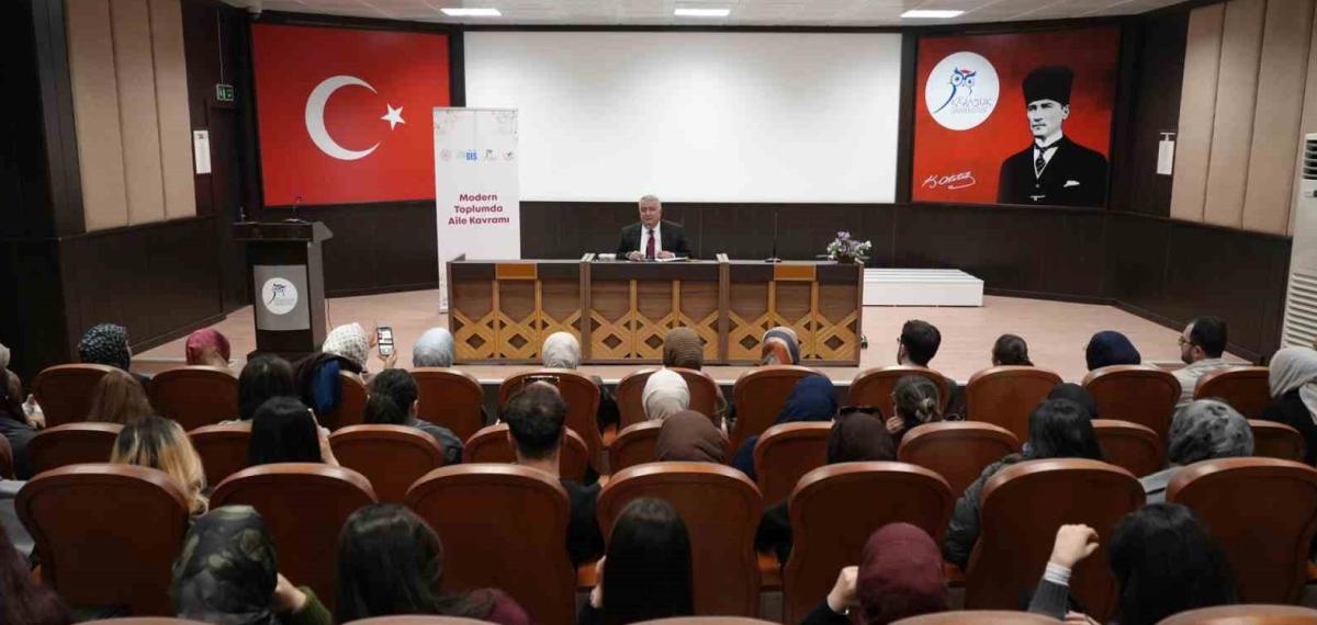 Karabük Üniversitesinde “Modern Dünyada Aile” Konferansı Düzenlendi