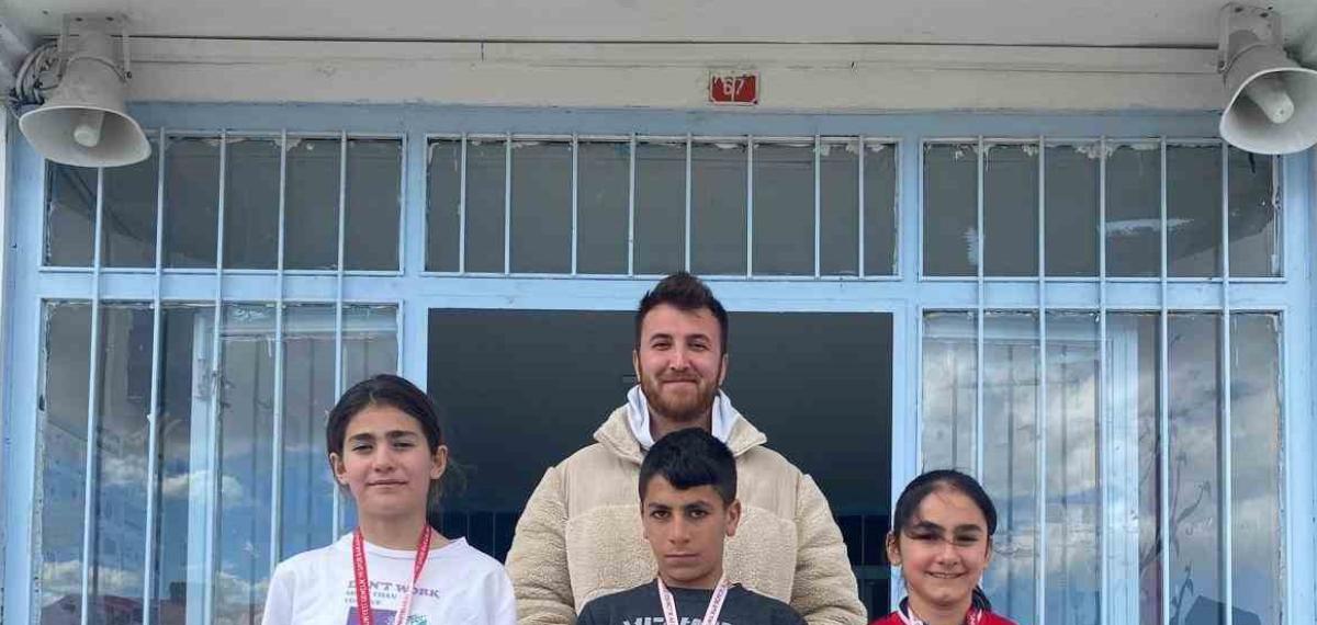 Karslı Öğrencilerden Türkiye Finallerinde Büyük Başarı