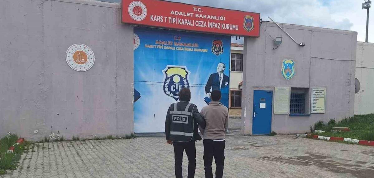 Kars’ta Kredi Kartı Dolandırıcısı Yakalandı