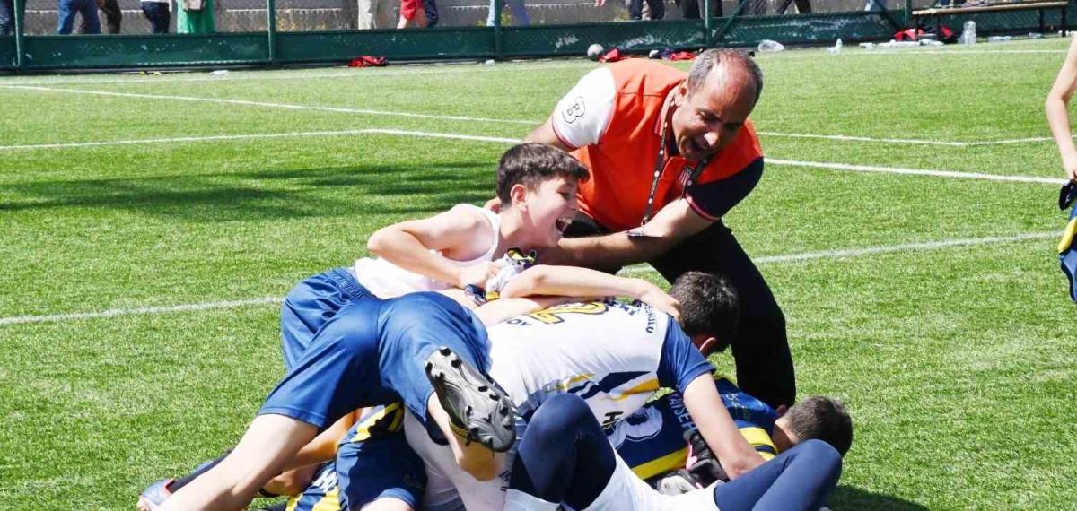 Kayseri Osman Ulubaş Köşk Ortaokulu Türkiye Finallerinde