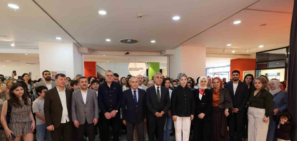 Küçükçekmece’de ‘Kendi Gölgemde’ Sergisi Açıldı