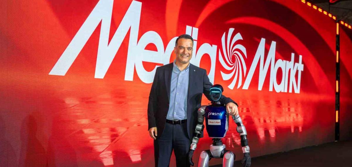 ‘Mediamarkt Türkiye İş Ortakları Buluşması’na Dans Eden İnsansı Robot İlgi Odağı Oldu