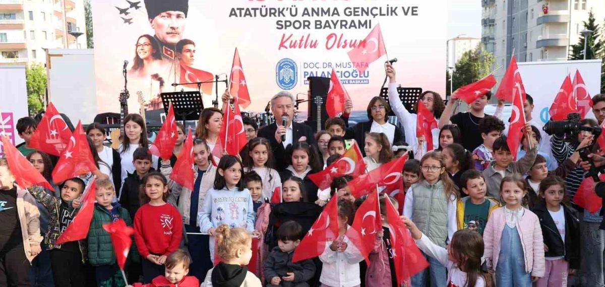 Melikgazi’de 19 Mayıs’ın Heyecan ve Coşkusu, Gençlik Orkestrası’nın Konseriyle Taçlandı