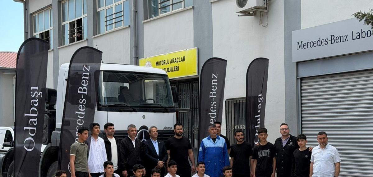 Mercedes-Benz Türk’ten 5 Bine Yakın Gence Eğitim Desteği