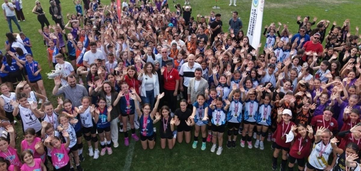 Mini Voleybol Şenliği Coşkuyla Gerçekleştirildi