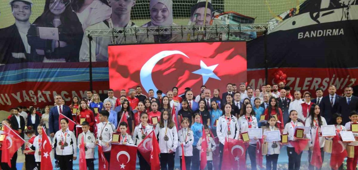 Muğla’da Başarılı Sporculara Ödül Yağdı