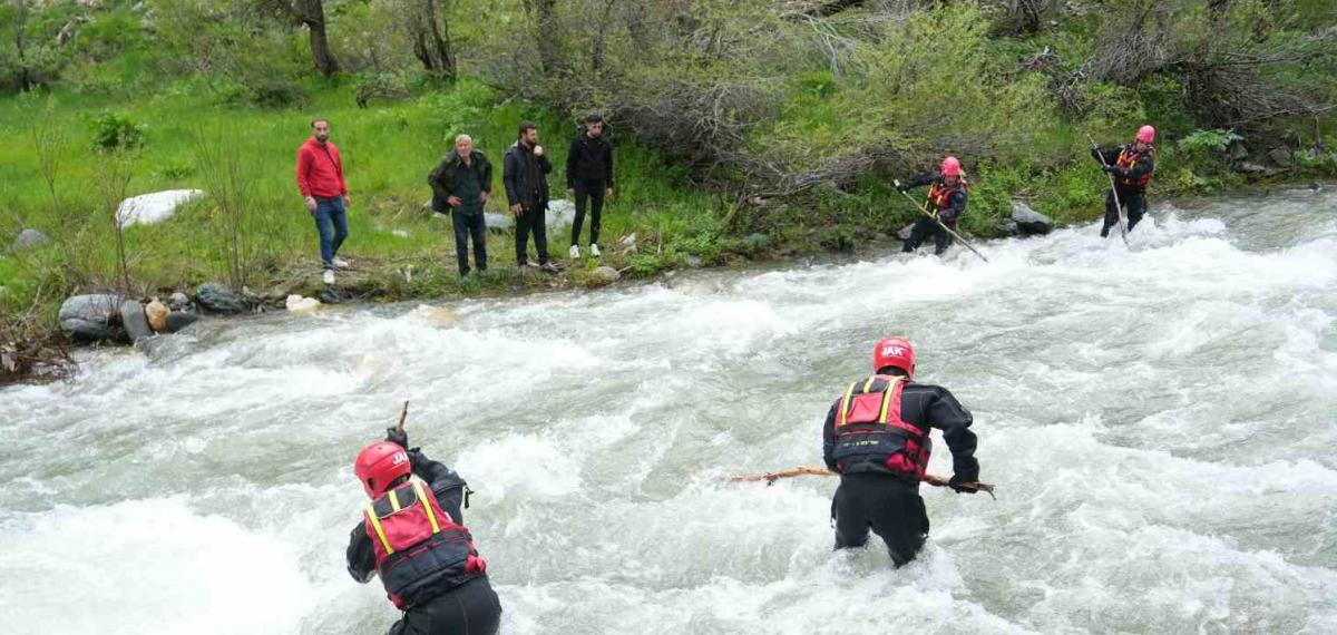Muş’ta Akıntıya Kapılan Kadını Arama Çalışmaları Sürüyor