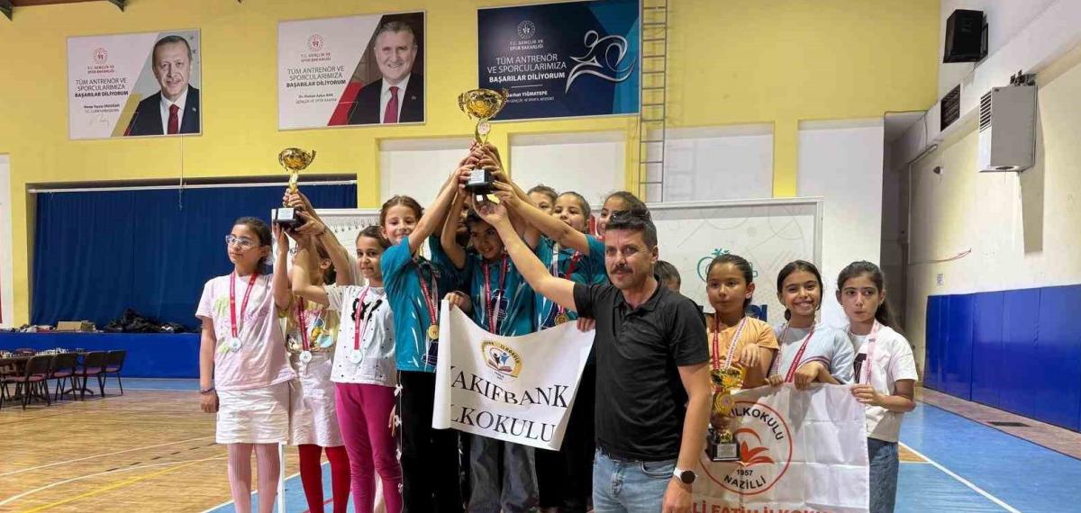 Nazilli Vakıfbank İlkokulu Kızları Satrançta Aydın Şampiyonu Oldu
