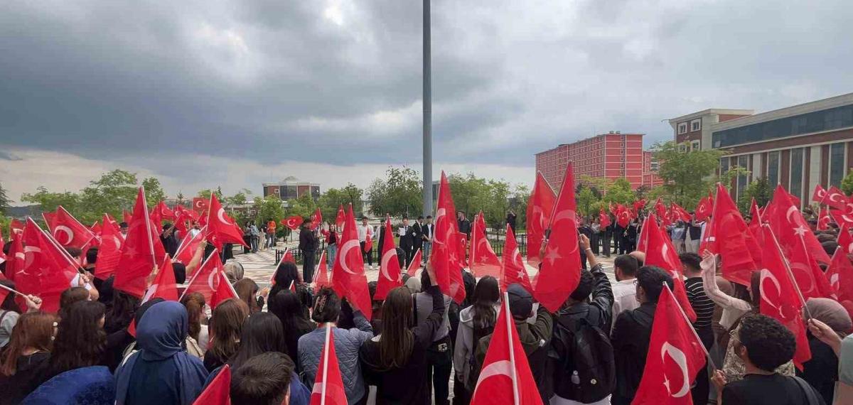 ODTÜ’de Bayrak Saldırısına Tepki: Bilecik’te 350 Kişilik Yürüyüş