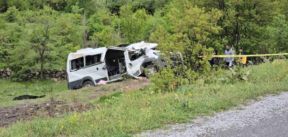 Öğrenci Servisi Şarampole Uçtu: 3 Ölü, 7 Yaralı