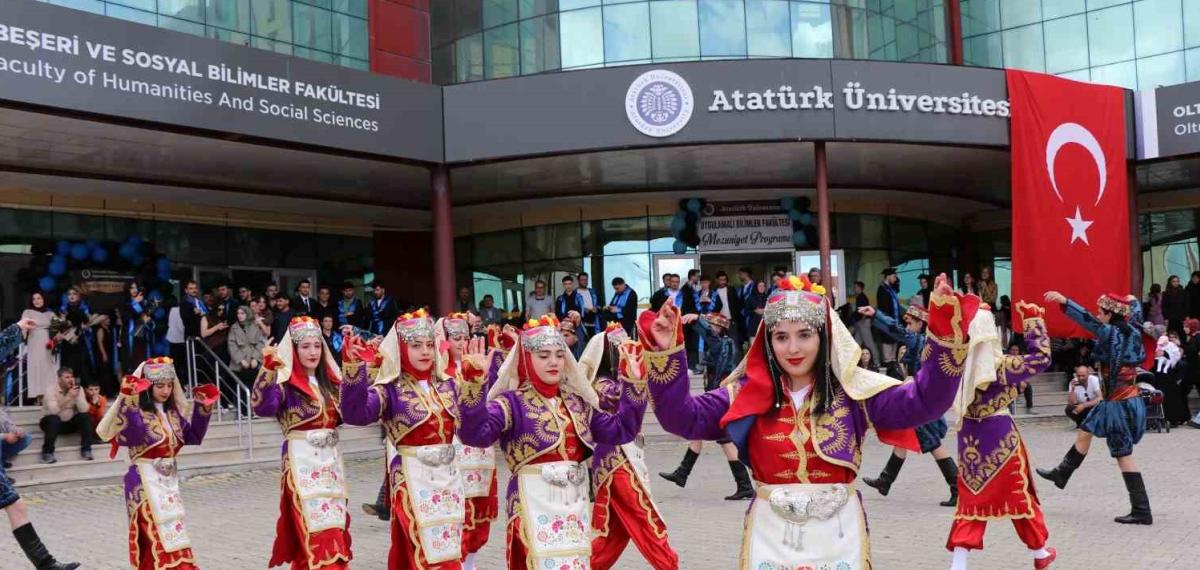 Oltu’da Üniversitelilerin Mezuniyet Coşkusu