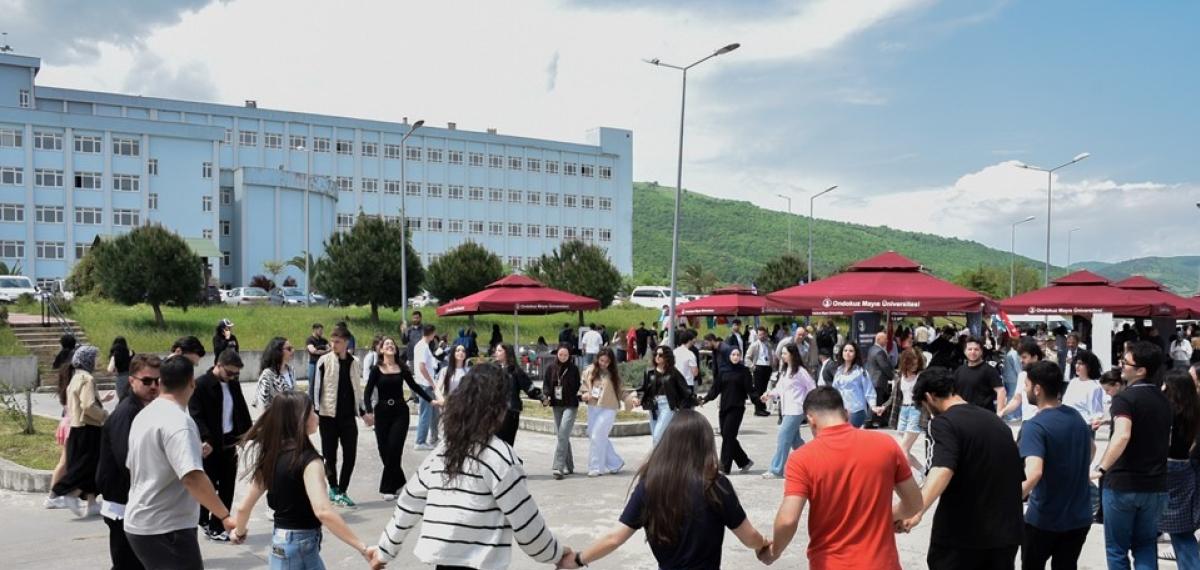 Omü’de Bahar Şenliği Coşkusu Başladı