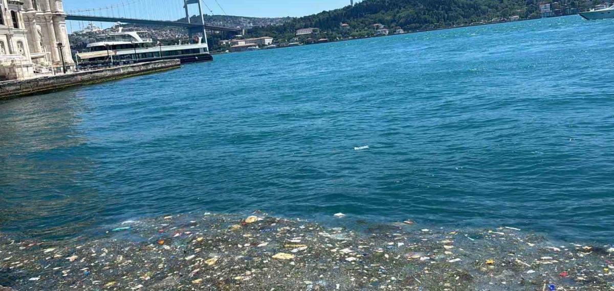 Ortaköy Sahili’nde Kirlilik Tepki Çekti: Vatandaşlardan Temizlik Çağrısı