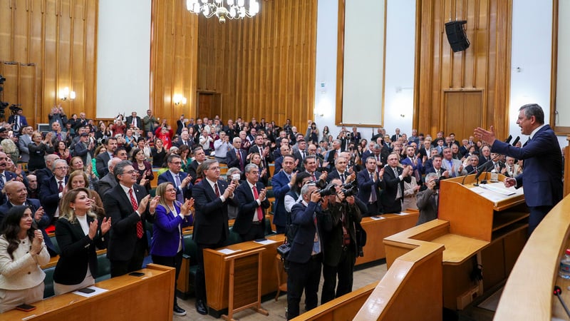 CHP Leader Özgür Özel Speaks at Turkish Parliament: “Stop being marble in palaces, become earth, and let roses grow in your bosom.”