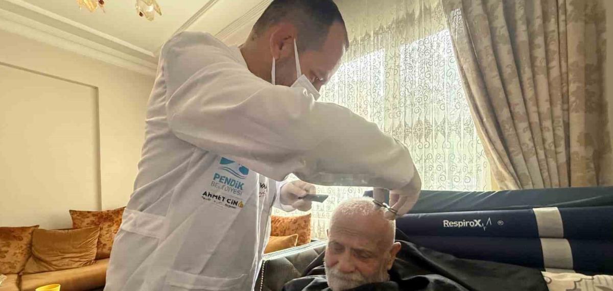 Pendik’te Yatağa Bağımlı Hastalara Berber Hizmeti Devam Ediyor