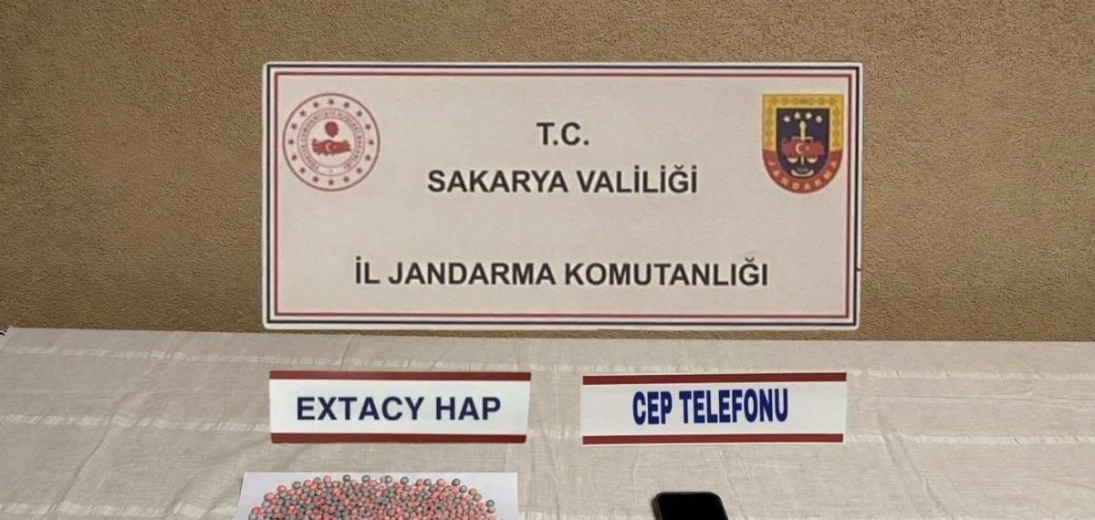 Sakarya’da 3 İlçede Uyuşturucu Operasyonu: Evlerini Uyuşturucu İmalathanesine Çevirmişler