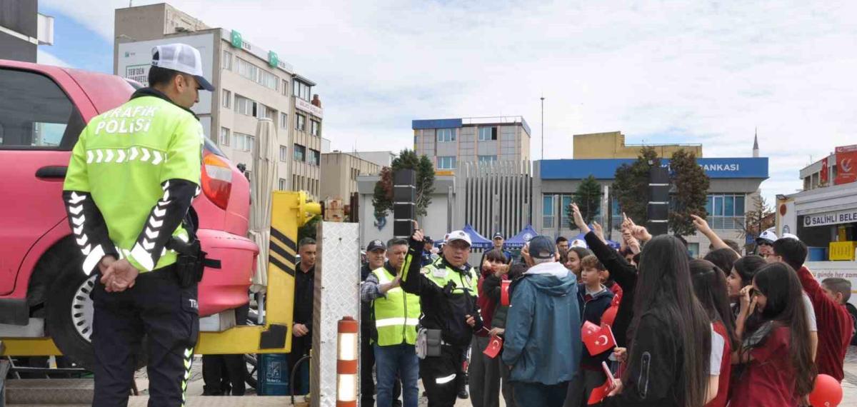 Salihli’de ‘Trafik Haftası’ Kutlandı