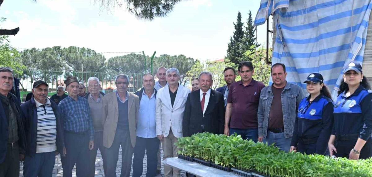 Salihlili Üreticilere 34 Bin Sebze Fidesi