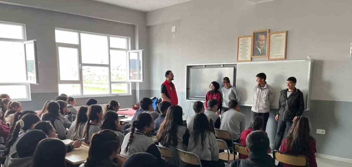Sarıkamış’ta Öğrencilere Terörle Mücadele ve Dijital Güvenlik Semineri