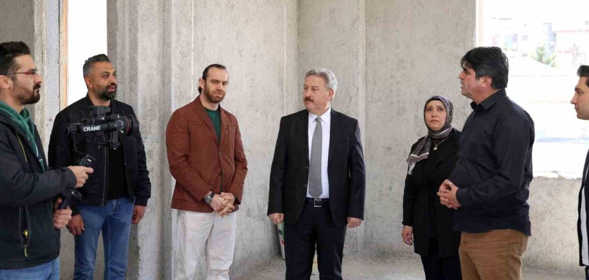 Selçuklu Mahallesi’nin Çok Amaçlı Sosyal Tesisi Hızla Yükseliyor