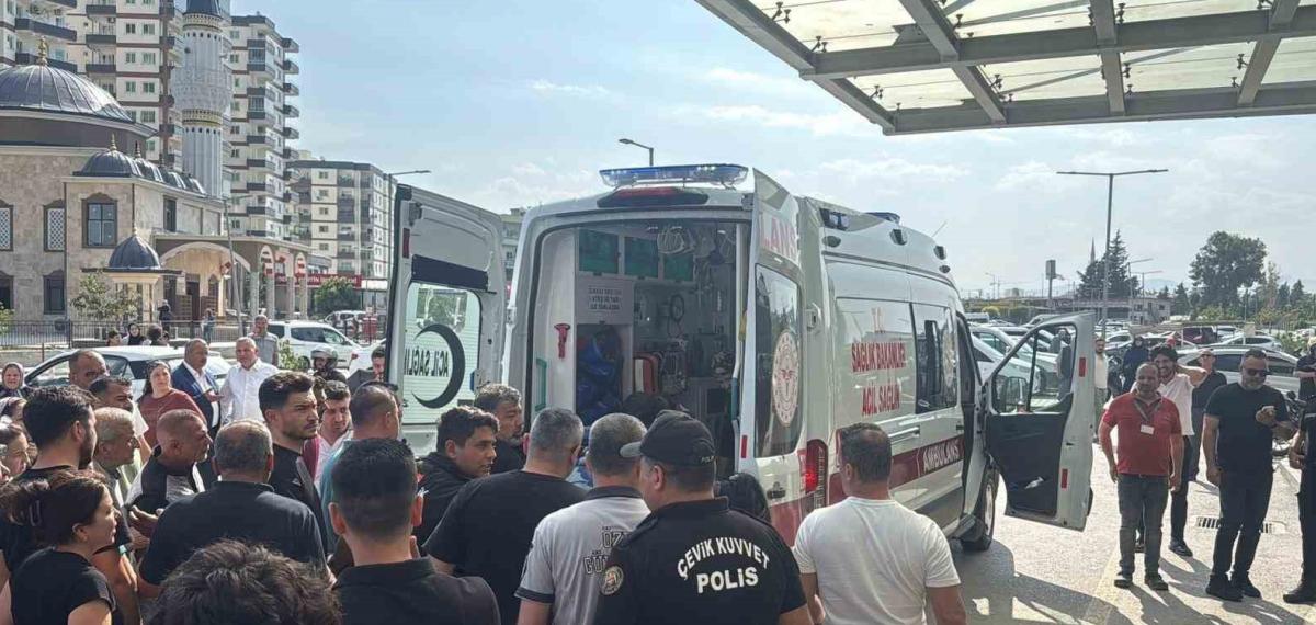 Silahlı Saldırgan 4 Kişiyi Öldürdü, 8 Kişiyi de Yaraladı