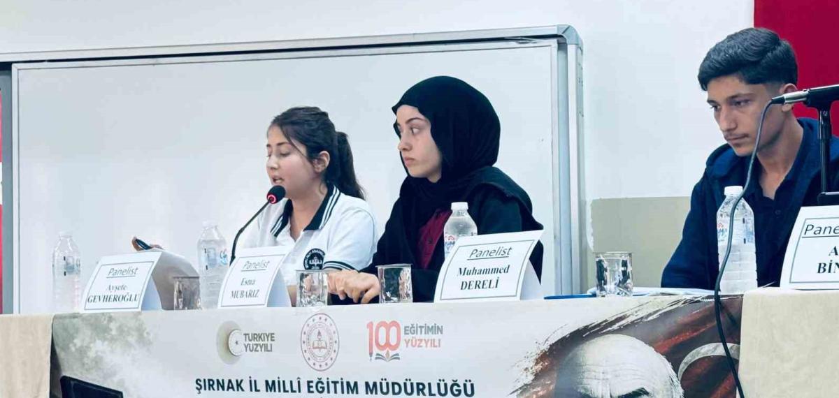 Şırnak’ta “Safahat” Panelinde Gençler Akif’in Fikir Dünyası Ele Alındı