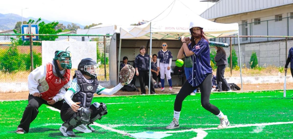 Softbol Heyecanı Aydın’ın Ev Sahipliğinde Başladı
