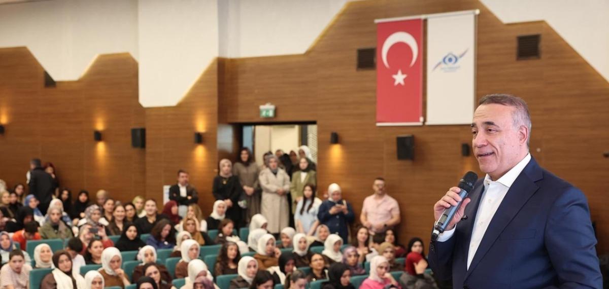 Sultangazili Kadınlardan “Zamana İz Bırakan Eserler” Sergisi