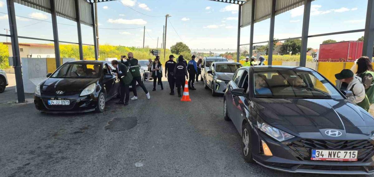 Sürücülere Net Mesaj: “Direksiyondayken Ekrana Değil Yola Bak”