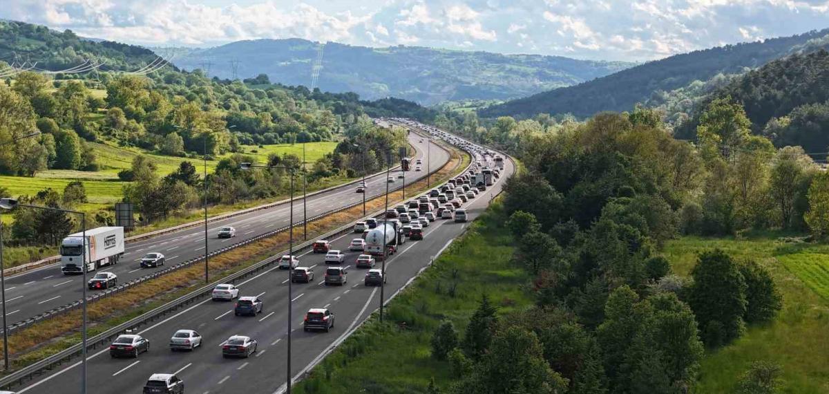 Tatilcilerin Dönüş Yolculuğu Başladı: Bolu’da Kilometrelerce Araç Kuyruğu