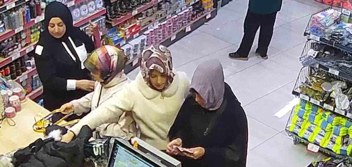 Teyze ve Yeğenin Çaldığı Parayla Alışveriş Yaptığı Anlar Görüntülendi