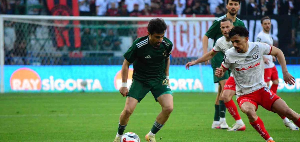 Trendyol 1. Lig Play-Off Final: Esenler Erokspor: 0 – Çorum Fk: 1 (İlk Yarı)