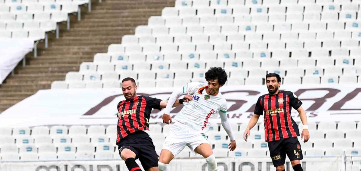 Trendyol Süper Lig: Fatih Karagümrük: 0 – Corendon Alanyaspor: 1 (İlk Yarı)