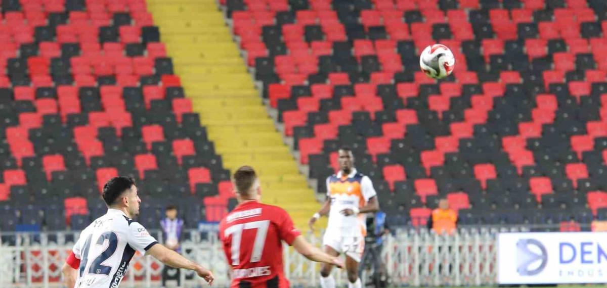 Trendyol Süper Lig: Gaziantep Fk: 0 – Başakşehir: 2 (İlk Yarı)