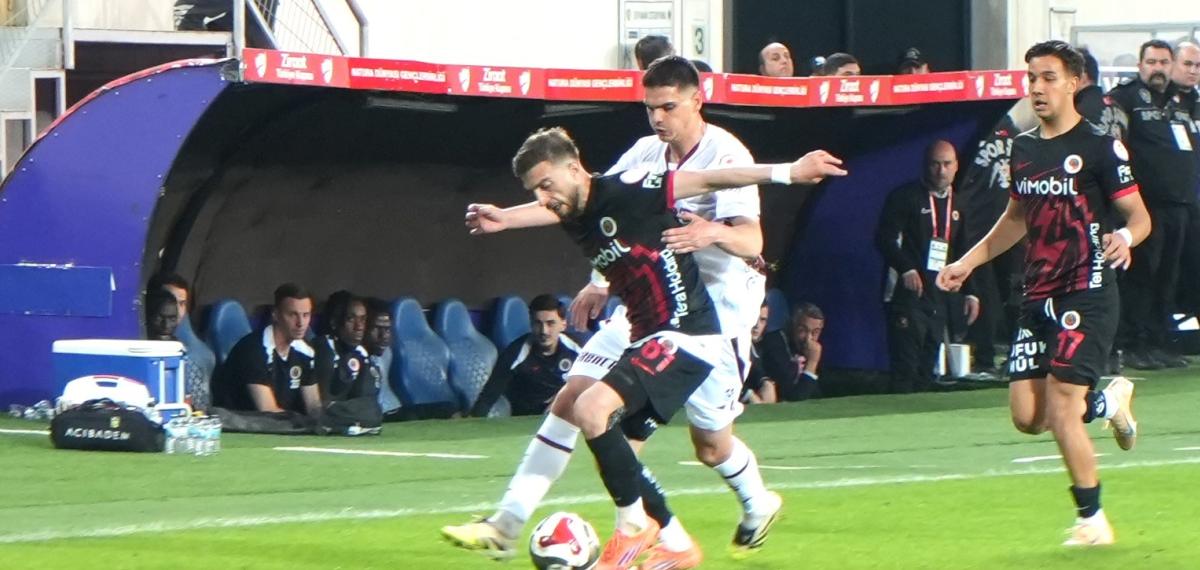 Trendyol Süper Lig: Gençlerbirliği: 0 – Trabzonspor: 0 (İlk Yarı)