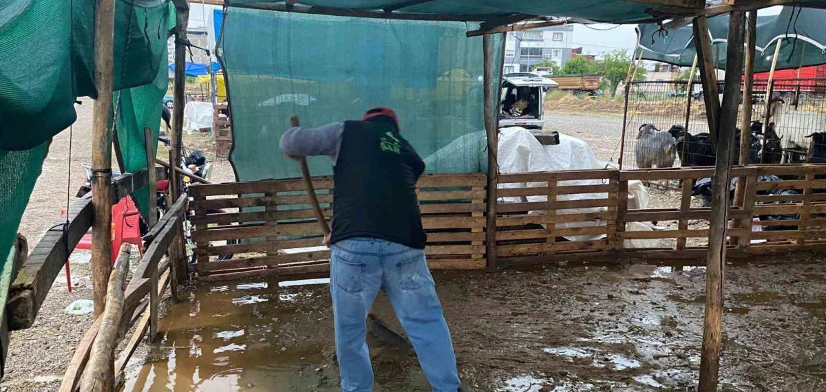 Turgutlu’da Sağanak Yağış Hayatı Olumsuz Etkiledi