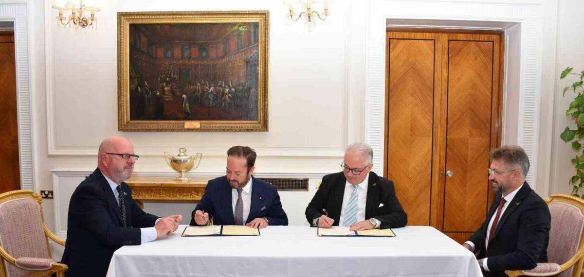 Türk Mühendislerinin Geliştirdiği Teknoloji İngiltere’de Uçaklara Yakıt Olacak