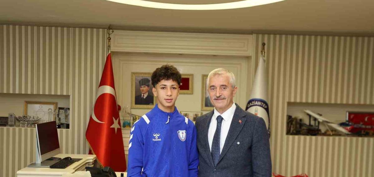U17 Avrupa Şampiyonası’nda Muhammed Gölha’dan Gümüş Madalya