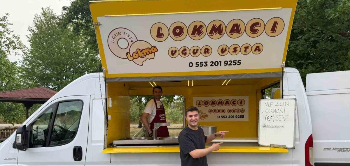 Üniversiteden 6,5 Yıl Sonra Mezun Olunca Lokma Döktürdü
