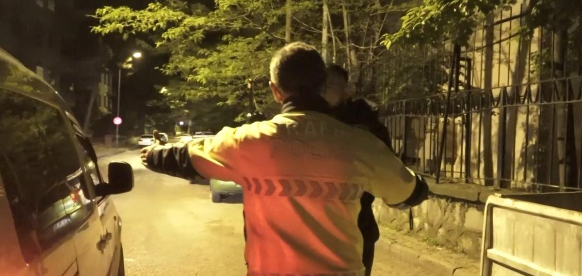 Uygulamada Görüntü Alan Gazetecinin Üzerine Yürüdü: “Çekme Beni Senin Donuna Kadar Alırım”