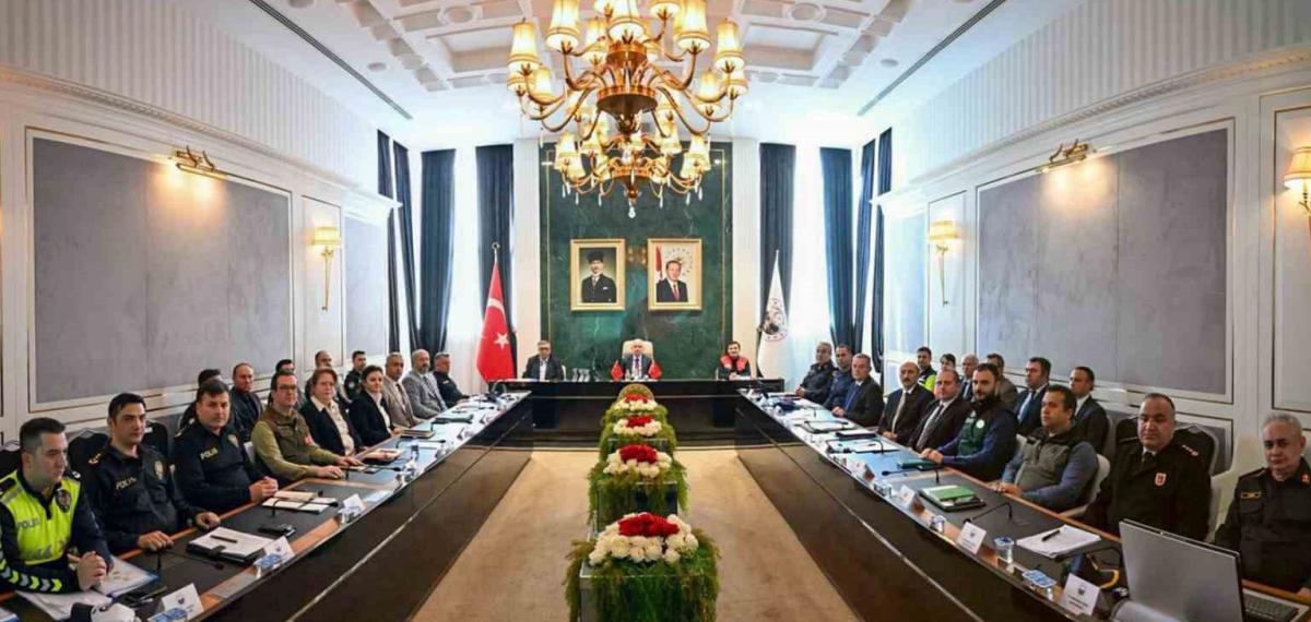 Vali Turan: “Okul Çevrelerinde Denetimler Artırılacak”
