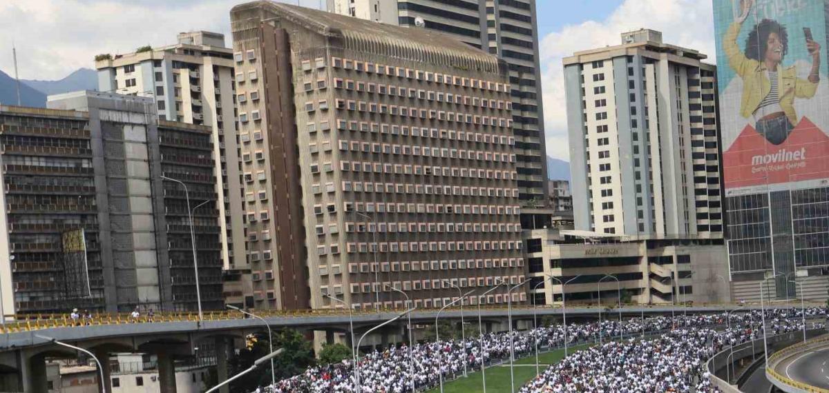 Venezuela’da ABD Yaptırımlarının Kaldırılması İçin Başlatılan Yürüyüş Başkentte Sona Erdi